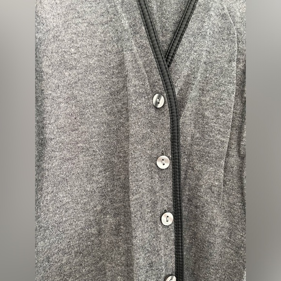 Ann Taylor V-Neck Cardigan - grey - XS - Picture 4 of 6